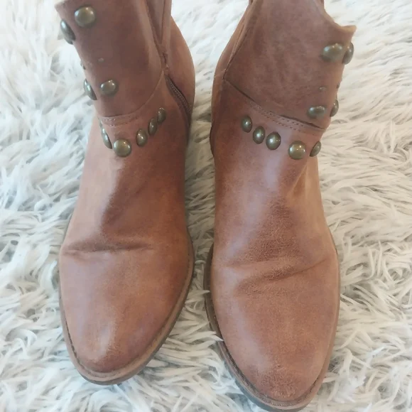 Coconuts By Matisse Leather Roundup Studded Boots Sz 8 - Picture 4 of 7